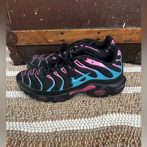 Nike Air Max Plus Miami Vice